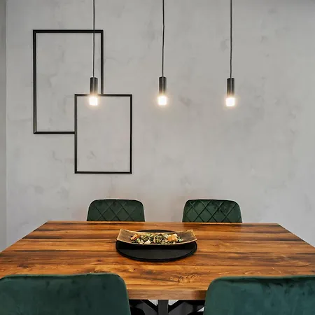 Apartament Ultra-modern & Spacious 2br With Balcony *