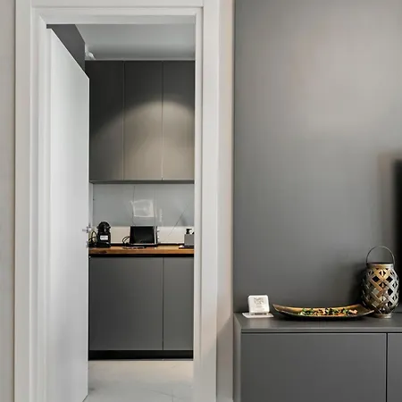 Ultra-modern & Spacious 2br With Balcony * 布加勒斯特