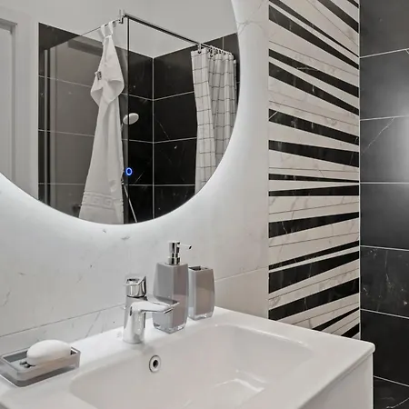 Ultra-modern & Spacious 2br With Balcony *