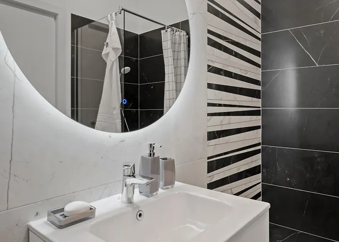 Ultra-modern & Spacious 2br With Balcony *