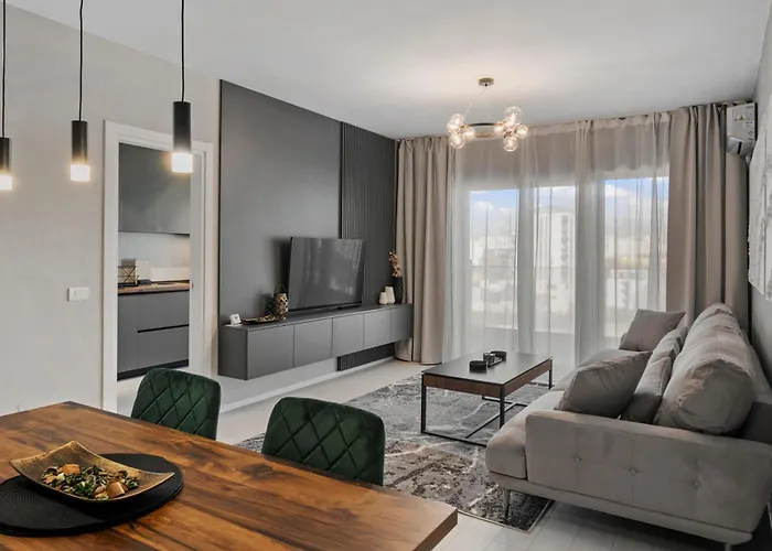 Ultra-modern & Spacious 2br With Balcony Apartament