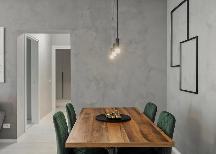 Apartament Ultra-modern & Spacious 2br With Balcony *