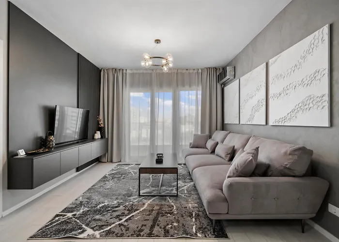 Apartament Ultra-modern & Spacious 2br With Balcony *