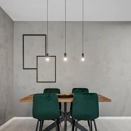 Ultra-modern & Spacious 2br With Balcony Apartamento