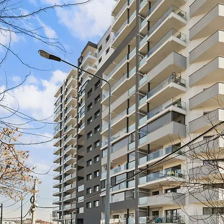Ultra-modern & Spacious 2br With Balcony Bükreş