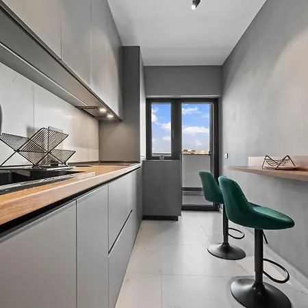Ultra-modern & Spacious 2br With Balcony Daire Bükreş