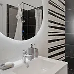 Ultra-modern & Spacious 2br With Balcony *