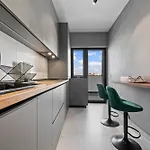 Ultra-modern & Spacious 2br With Balcony 아파트 부쿠레슈티