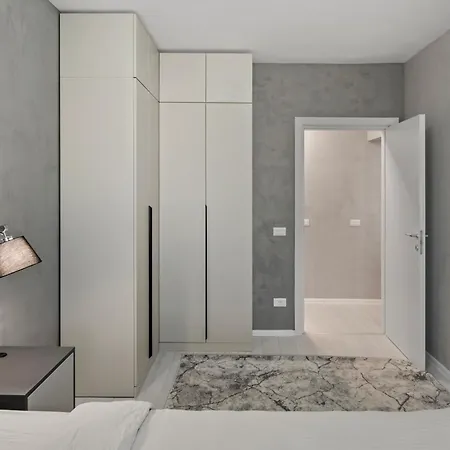 Apartamento Ultra-modern & Spacious 2br With Balcony Bucareste