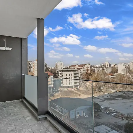 Ultra-modern & Spacious 2br With Balcony * Bukarest