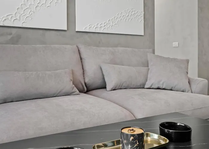 Ultra-modern & Spacious 2br With Balcony Apartment Bukarest