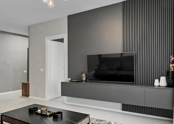 Ultra-modern & Spacious 2br With Balcony Apartment *
