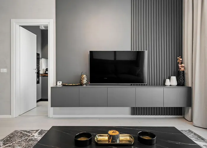 Ultra-modern & Spacious 2br With Balcony Apartment *